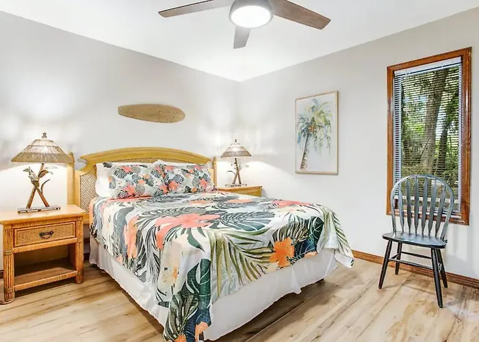 Buccaneer Bungalow On Amelia Isle!